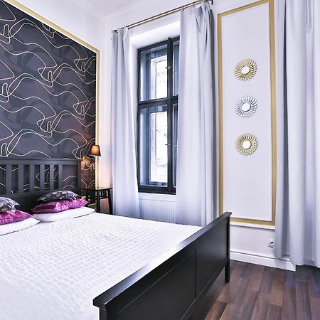 Two-Bedroom Haven In The Old Town Prága Kültér fotó